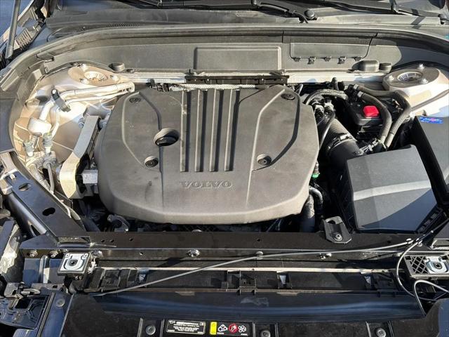 2023 Volvo XC60 B5 Plus Bright Theme