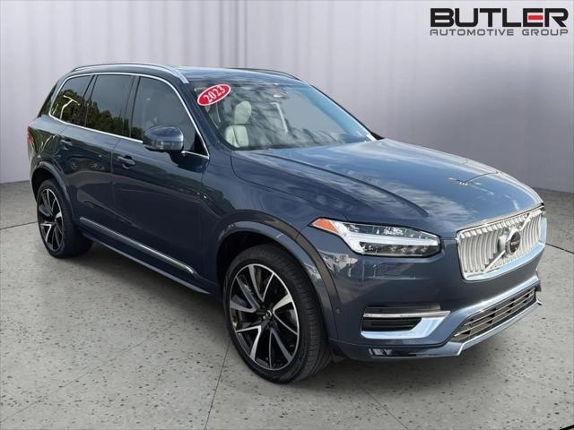 2023 Volvo XC90 B5 Plus