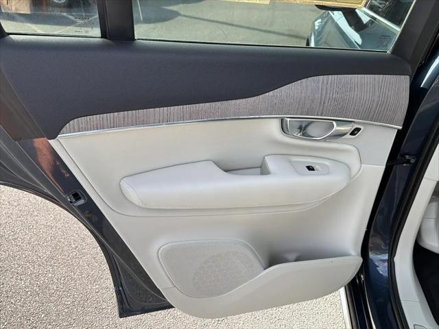 2023 Volvo XC90 B5 Plus