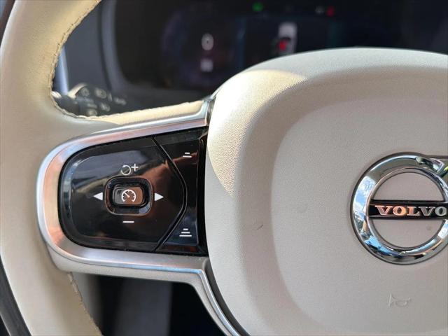 2023 Volvo XC90 B5 Plus