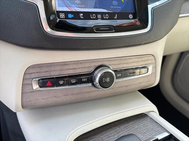 2023 Volvo XC90 B5 Plus