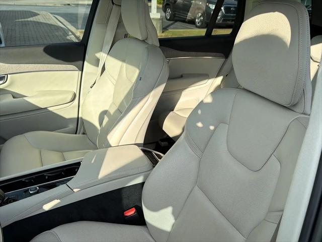 2023 Volvo XC90 B5 Plus