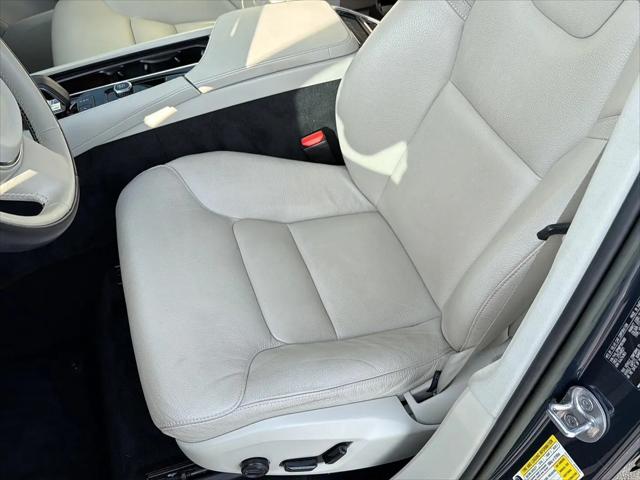 2023 Volvo XC90 B5 Plus