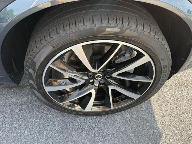 2023 Volvo XC90 B5 Plus