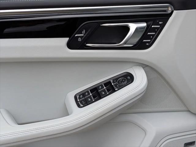 2025 Porsche Macan Macan