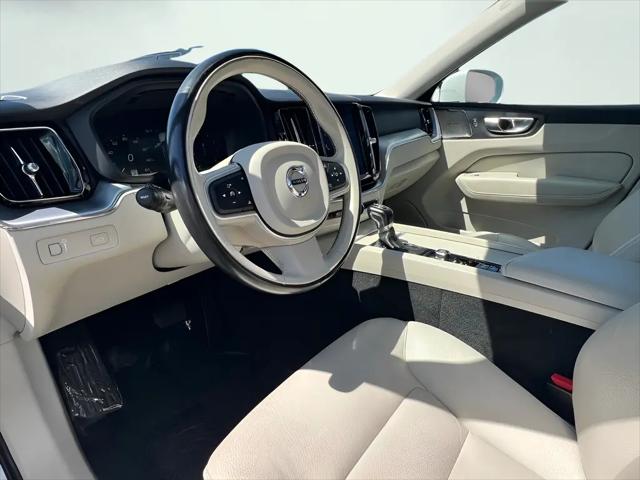 2020 Volvo XC60 T5 Momentum