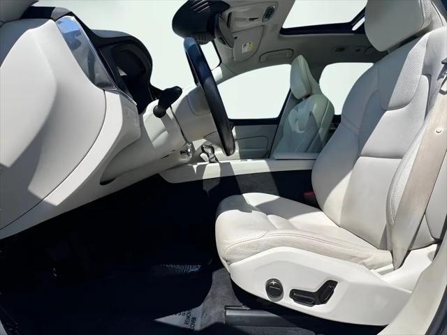 2020 Volvo XC60 T5 Momentum