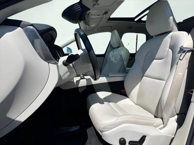2020 Volvo XC60 T5 Momentum