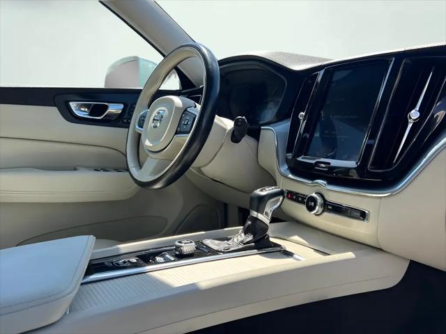 2020 Volvo XC60 T5 Momentum