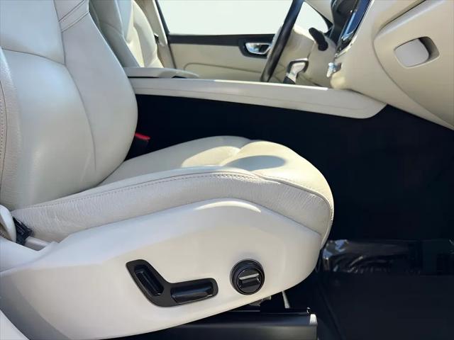 2020 Volvo XC60 T5 Momentum