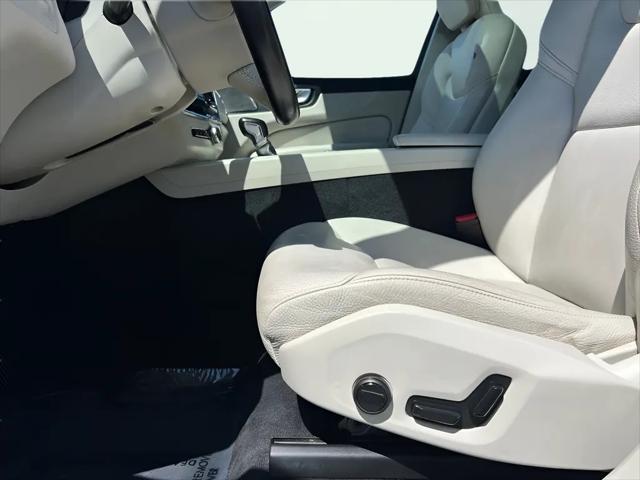 2020 Volvo XC60 T5 Momentum