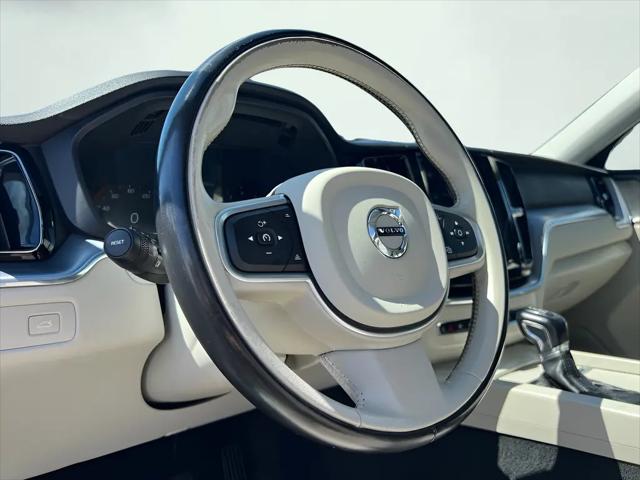 2020 Volvo XC60 T5 Momentum