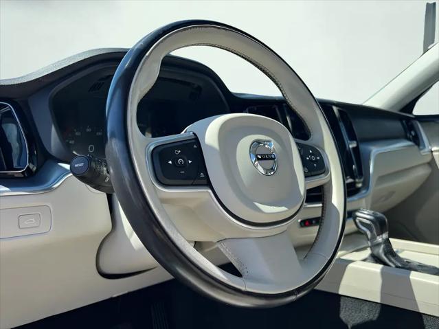 2020 Volvo XC60 T5 Momentum