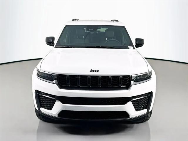 2026 Jeep Grand Cherokee L Altitude 4x4