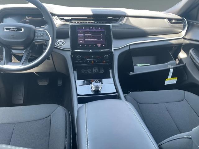 2026 Jeep Grand Cherokee L Laredo 4x4