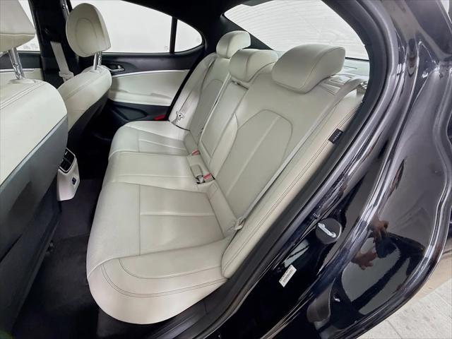 2025 Genesis G70 2.5T RWD