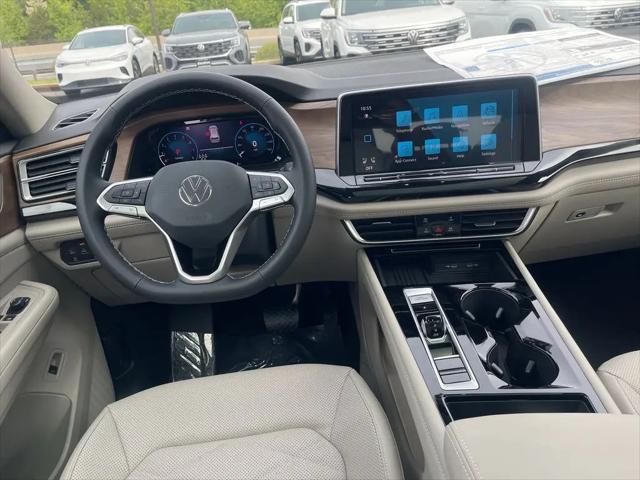 2026 Volkswagen Atlas SE with Technology