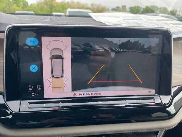 2026 Volkswagen Atlas SE with Technology