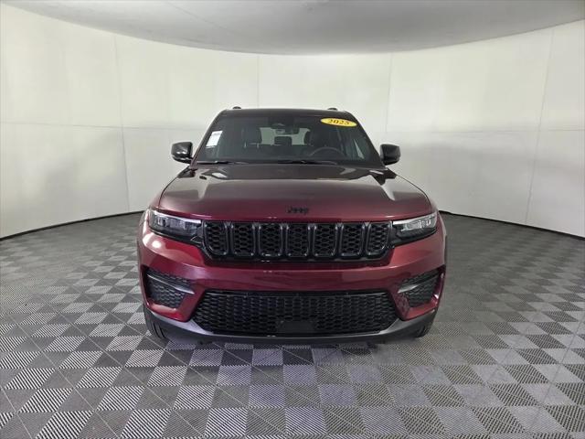 2025 Jeep Grand Cherokee Altitude 4x4