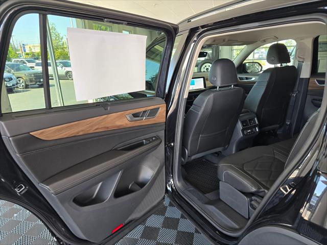 2026 Volkswagen Atlas SE with Technology