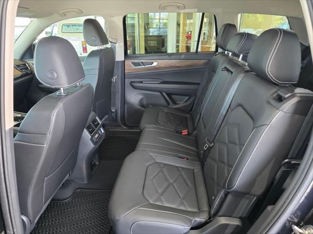 2026 Volkswagen Atlas SE with Technology