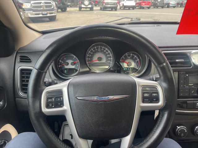2013 Chrysler 200 Touring