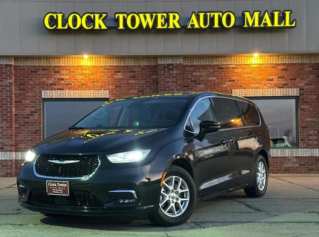 2023 Chrysler Pacifica Touring L for sale in Columbus, NE
