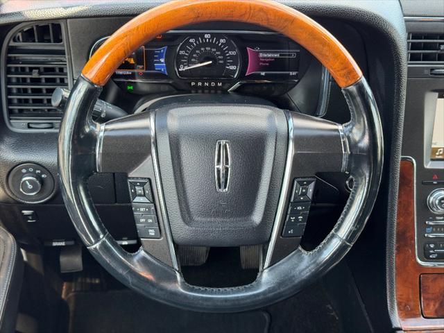 2016 Lincoln Navigator Select