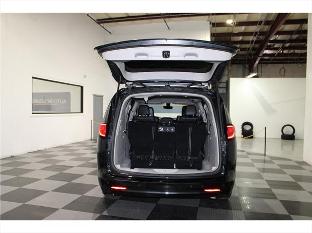 2020 Chrysler Voyager LXI