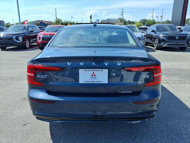2024 Volvo S60 B5 Core Dark Theme