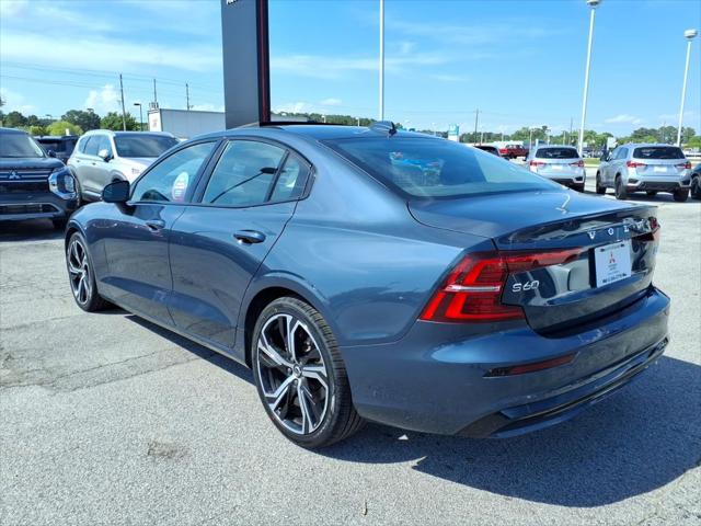2024 Volvo S60 B5 Core Dark Theme