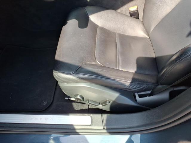 2024 Volvo S60 B5 Core Dark Theme