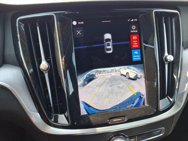 2024 Volvo S60 B5 Core Dark Theme