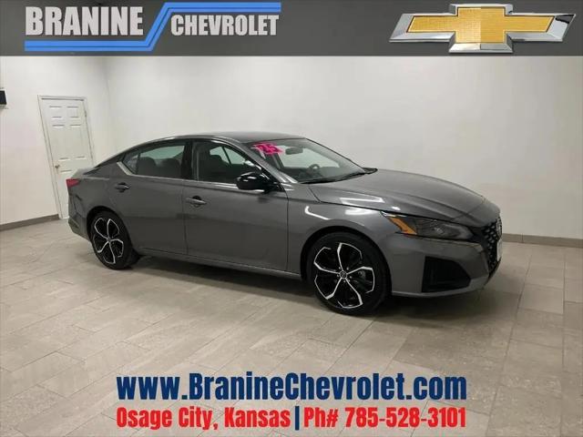 2025 Nissan Altima SR FWD for sale in Osage City, KS
