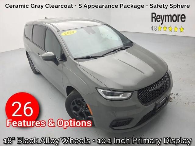 2023 Chrysler Pacifica Hybrid Touring L for sale in Central Square, NY