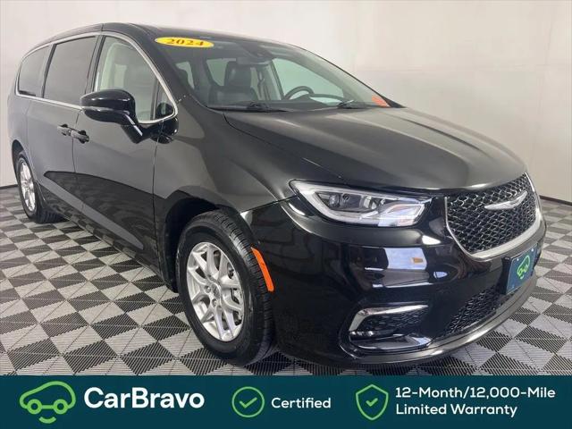 2024 Chrysler Pacifica Touring L for sale in Waterloo, IA