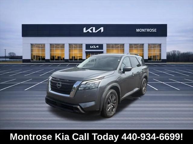 2023 Nissan Pathfinder SV 4WD for sale in Sheffield Village, OH