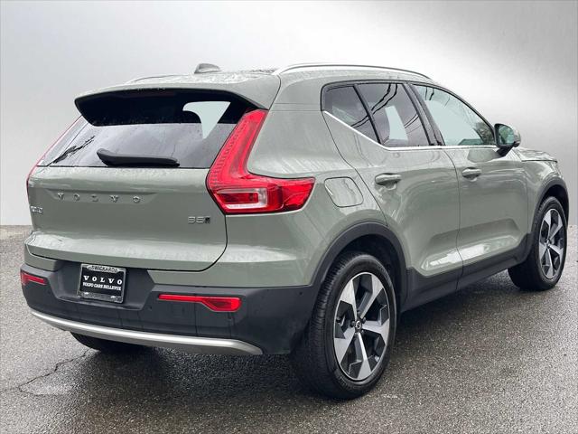 2025 Volvo XC40 B5 Plus Bright Theme