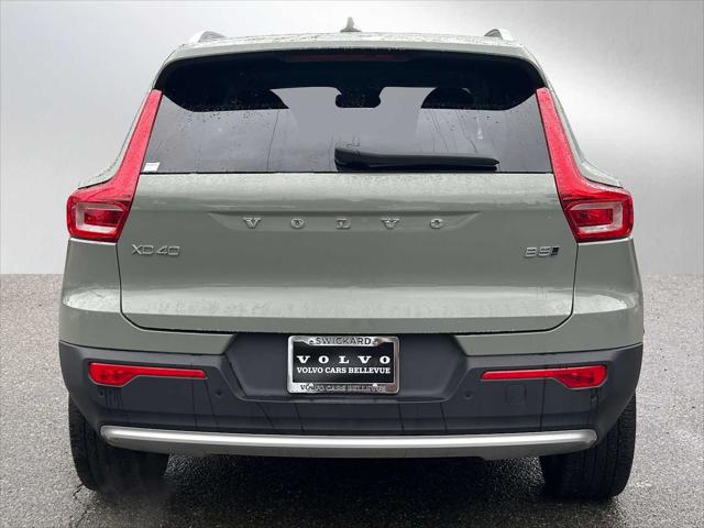 2025 Volvo XC40 B5 Plus Bright Theme