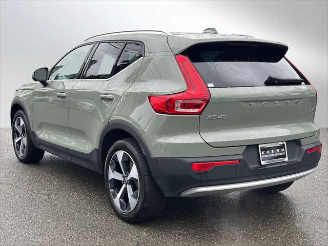 2025 Volvo XC40 B5 Plus Bright Theme