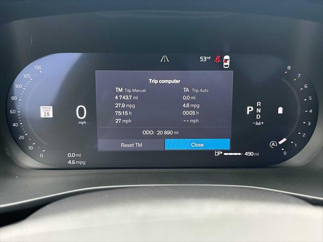 2025 Volvo XC40 B5 Plus Bright Theme