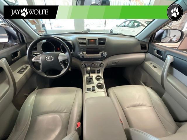 2011 Toyota Highlander SE V6