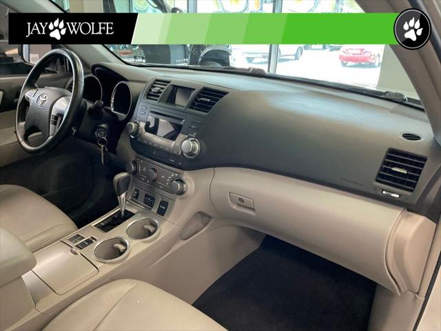 2011 Toyota Highlander SE V6