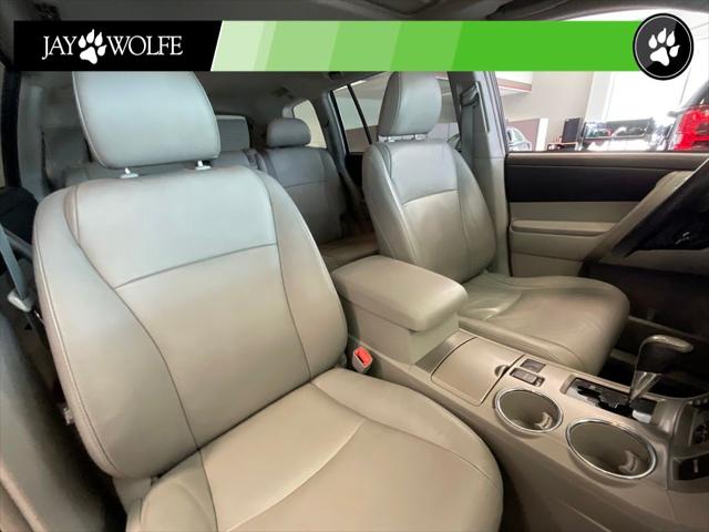 2011 Toyota Highlander SE V6