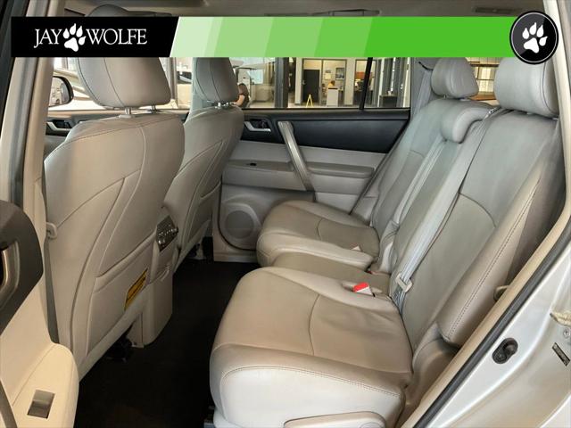 2011 Toyota Highlander SE V6