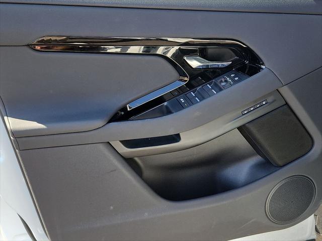 2025 Land Rover Range Rover Evoque Dynamic SE