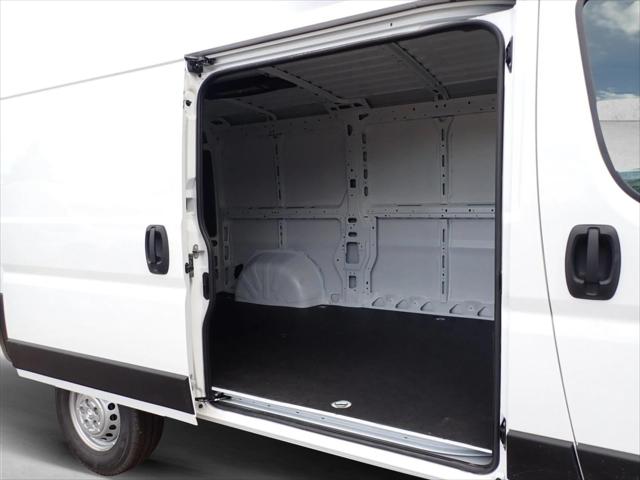 2026 Ram ProMaster Cargo Van Tradesman Low Roof 136 WB w/Pass Seat