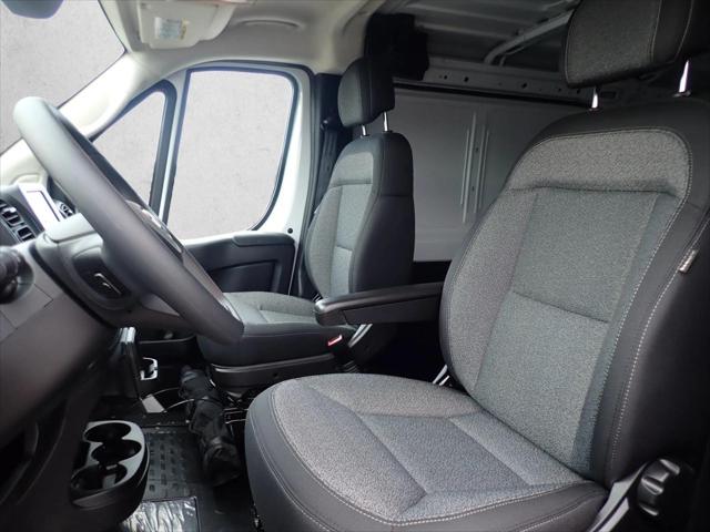 2026 Ram ProMaster Cargo Van Tradesman Low Roof 136 WB w/Pass Seat