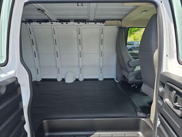 2026 Chevrolet Express Cargo Van 2500 Extended Wheelbase, WT, RWD