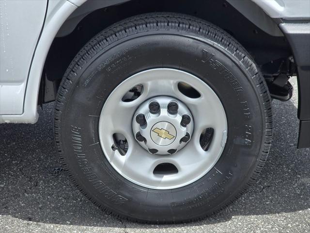 2026 Chevrolet Express Cargo Van 2500 Extended Wheelbase, WT, RWD